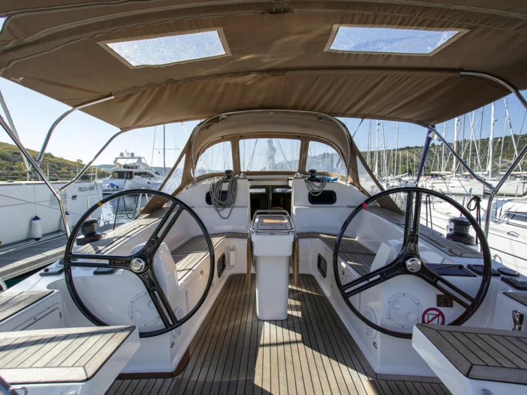 Alquiler Pula - Elan Impression 45 en SamBoat