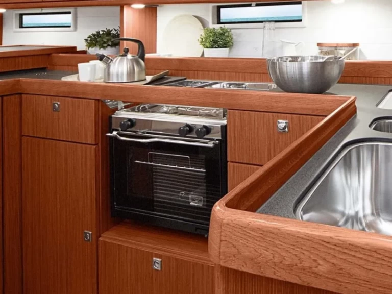 Alquiler de Bavaria Cruiser 51 en Álimos