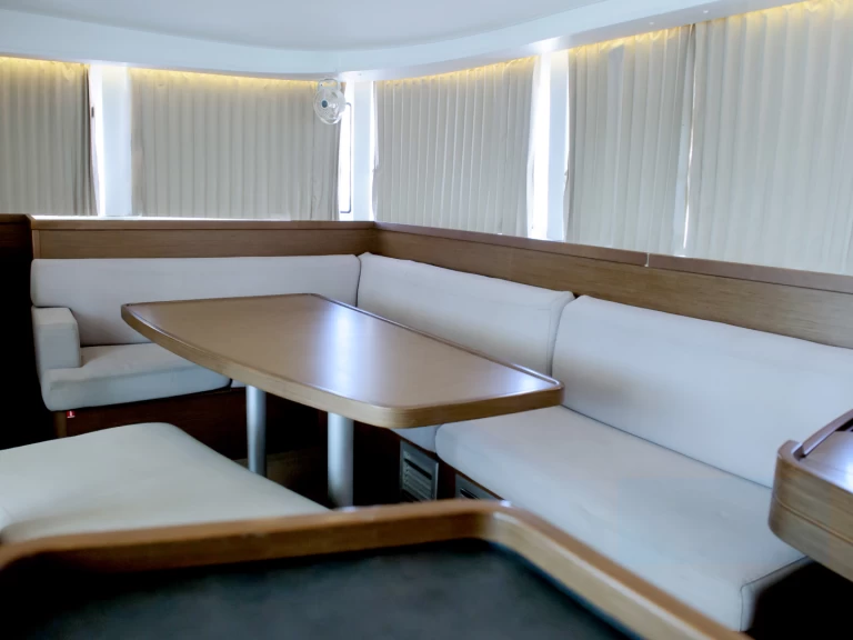 Catamarán para alquilar Lefkáda al mejor precio