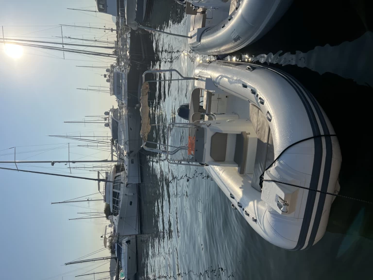 Alquiler de embarcaciones Capelli Tempest 570 enOlbia en Samboat