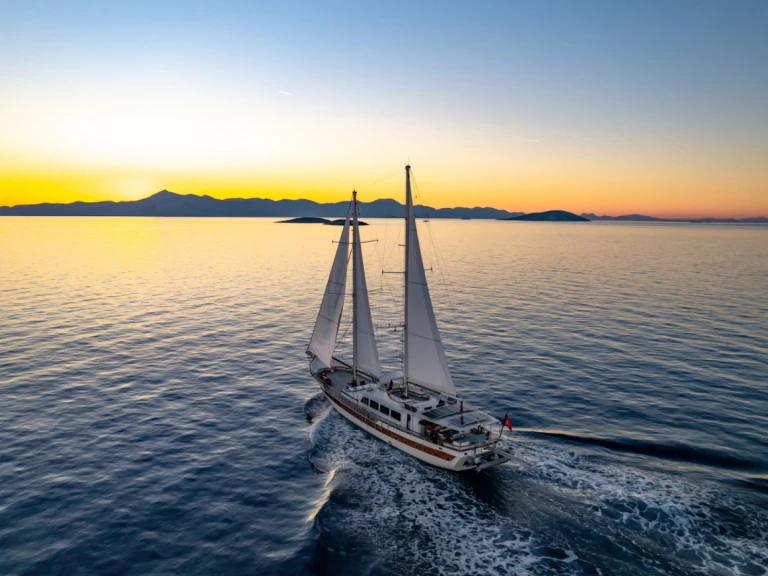 Custom Made turkish gulet de alquiler a Bodrum