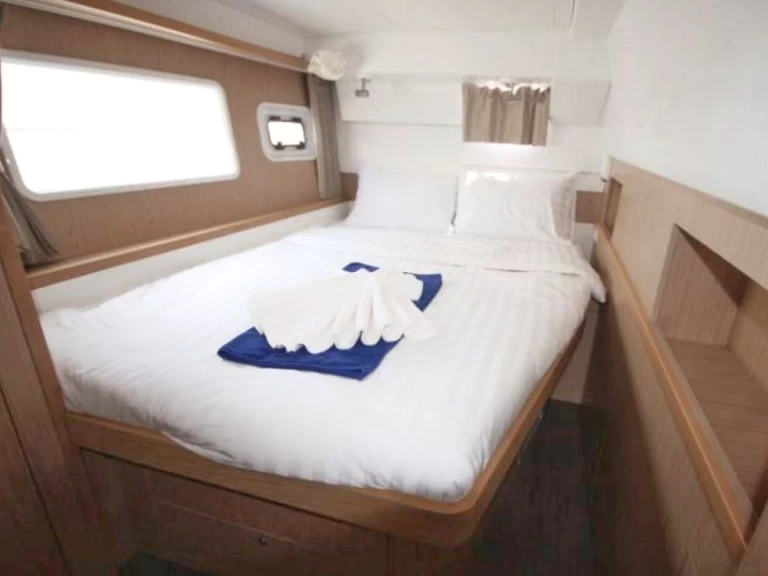 Alquiler de embarcaciones Lagoon Lagoon 400 enIbiza (Ciudad) en Samboat