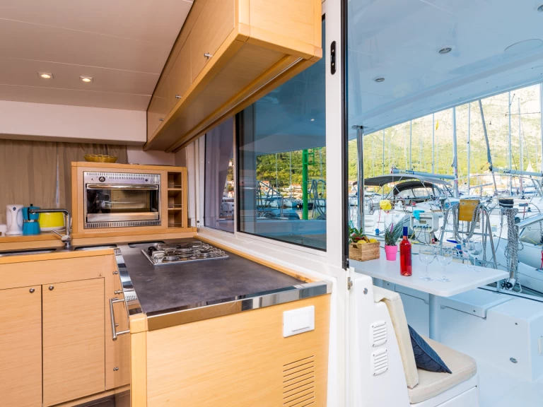 Alquiler de embarcaciones Lagoon Lagoon 400 S2 enTrogir en Samboat