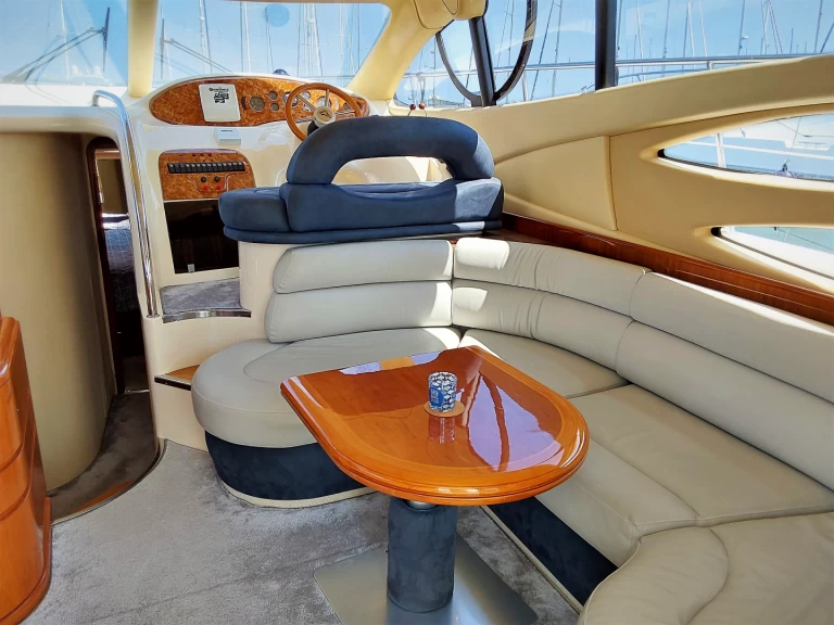 Alquiler de barcos Izola barato de Azimut 39 Fly