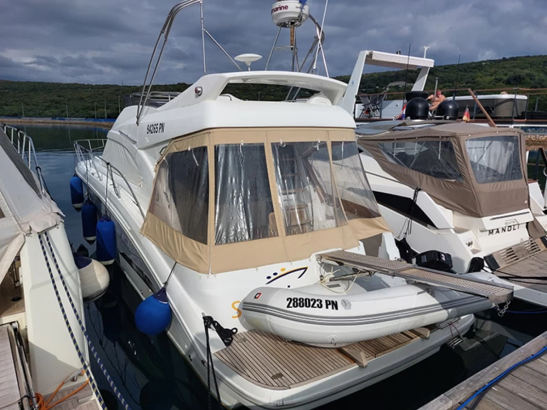 Alquiler de barcos Punat barato de Beneteau Antares 42 Fly