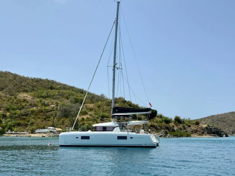 Alquiler de barcos Road Town barato de Lagoon 42