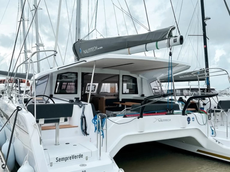 Alquiler de Catamarán, con o sin patrón Nautitech Road Town