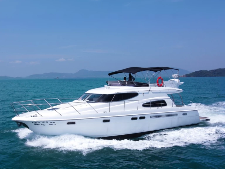 Alquiler de embarcaciones Sealine Sealine T 51 enPhuket (City) en Samboat