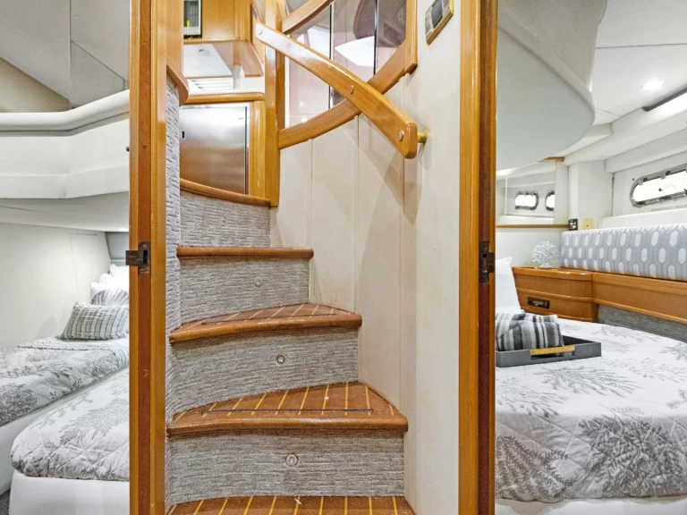 Alquiler Yate de lujo Sealine con o sin  título de navegación