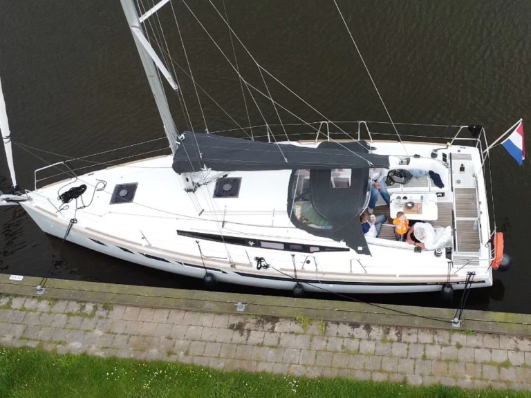 Alquiler de embarcaciones Jeanneau Sun Odyssey 349 enLemmer en Samboat