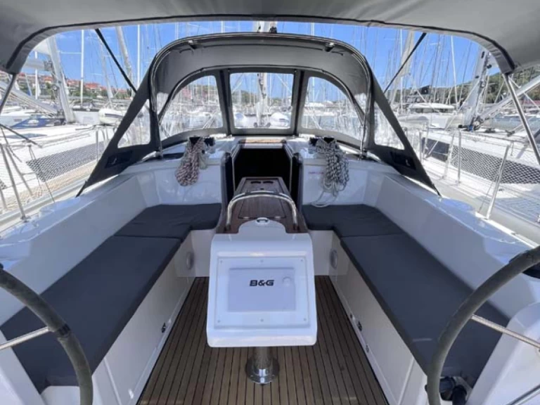 Bavaria Bavaria C38 de alquiler a Biograd na Moru