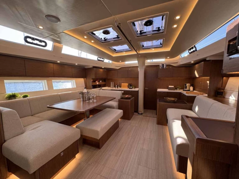 Bavaria Bavaria C57 de alquiler a Trogir