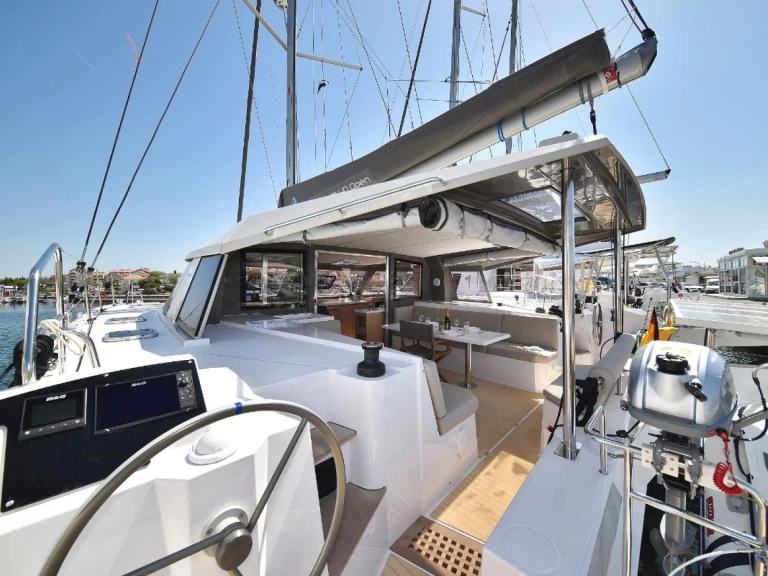 Alquiler de Bavaria Nautitech 40 open NEW - 4 + 2 cab. en Murter-Kornati
