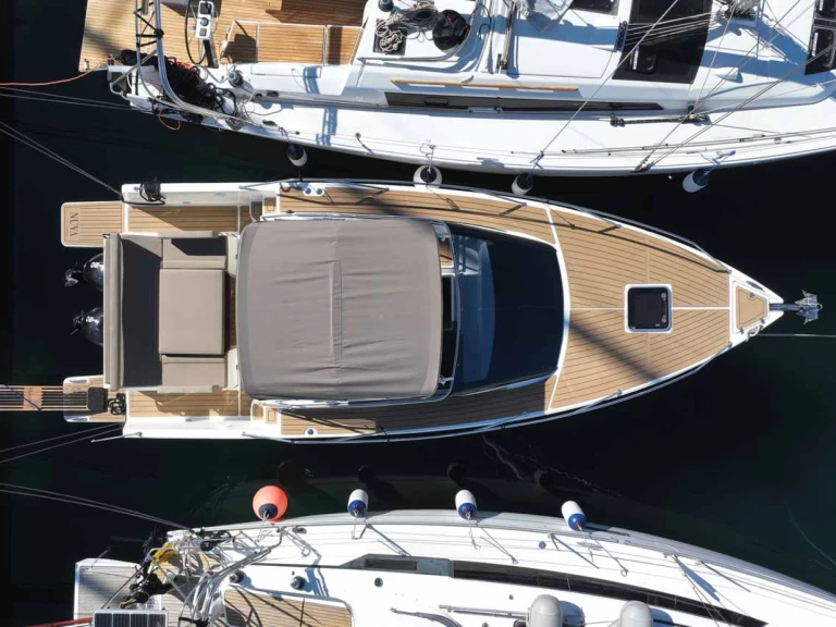 Alquiler de embarcaciones Nuva yachts  Nuva M9 Cabin enPalma de Mallorca en Samboat