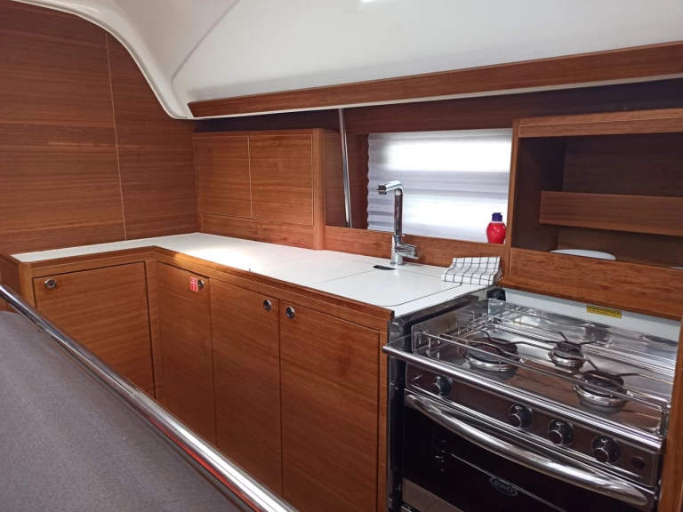 Alquiler Velero Elan con o sin  título de navegación