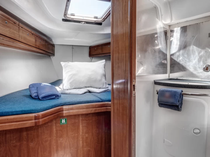 Bavaria Cruiser 37 de alquiler a Gouviá