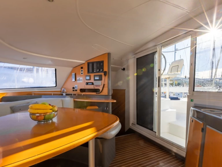 Alquiler de Catamarán, con o sin patrón Fountaine Pajot Punat