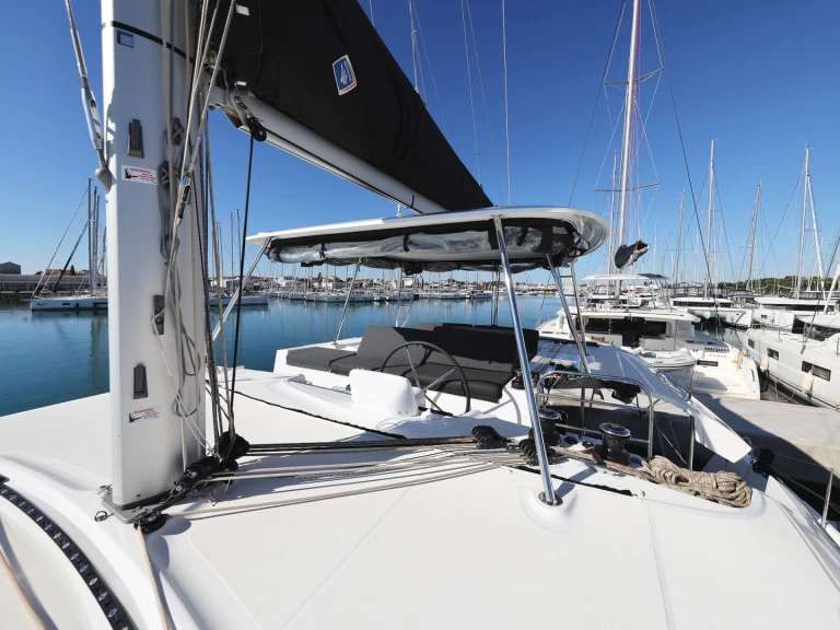 Catamarán para alquilar Sukošan al mejor precio