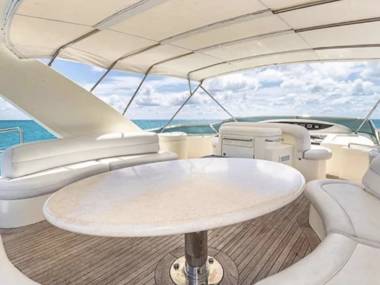 Alquiler de barcos Ciudad Cancún barato de Azimut 80