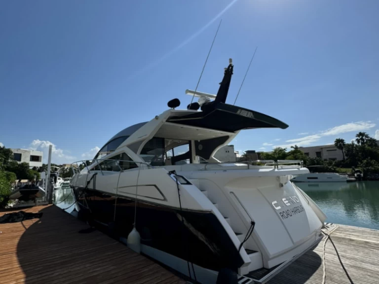 Alquiler Yate de lujo Sunseeker con o sin  título de navegación
