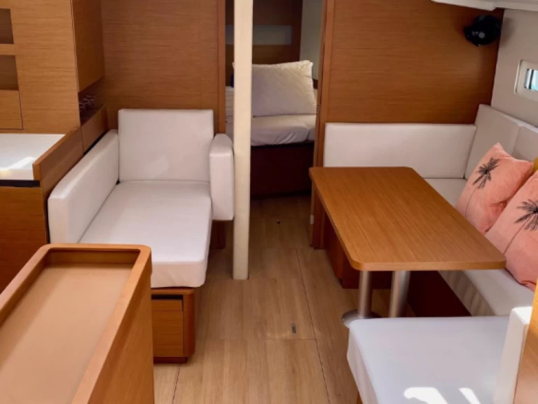 Alquiler Velero Jeanneau con o sin  título de navegación