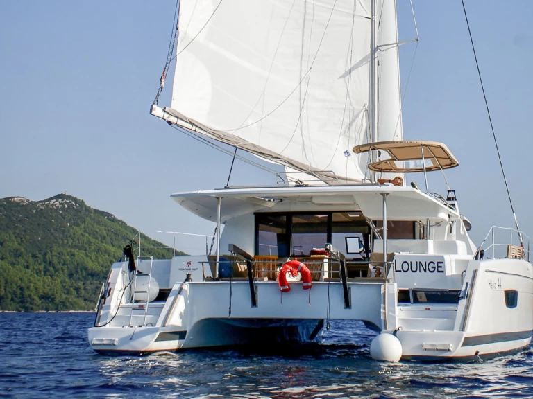 Fountaine Pajot Helia 44 de alquiler a Tivat