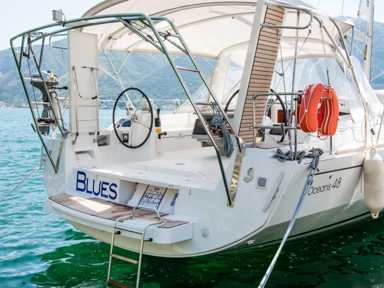 Alquiler de Bénéteau Oceanis 48 en Tivat