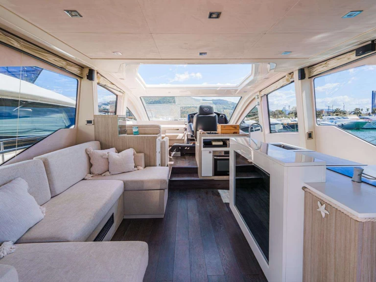 Yate de lujo para alquilar Salerno al mejor precio