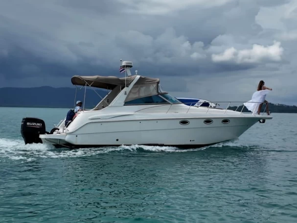 Alquiler de embarcaciones Monterey Monterey 322 Cruiser enKo Phuket en Samboat