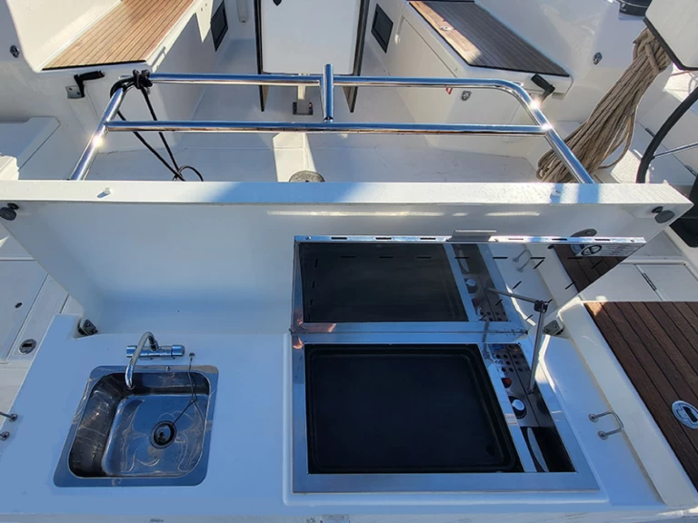 Velero para alquilar Šibenik al mejor precio