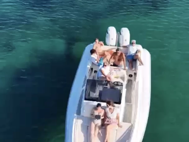 Alquiler de embarcaciones Zar ZAR 85 SL enSant'Amanza en Samboat