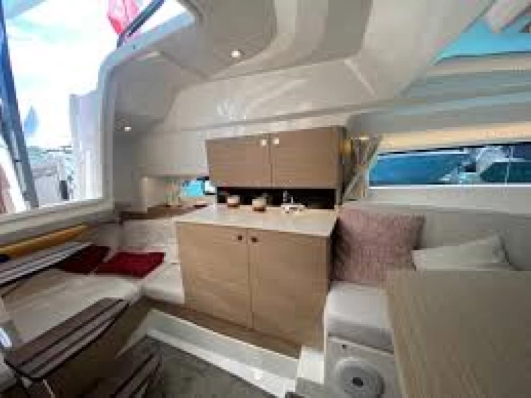 Alquiler de barcos Makarska barato de Cap Camarat 9.0 WA