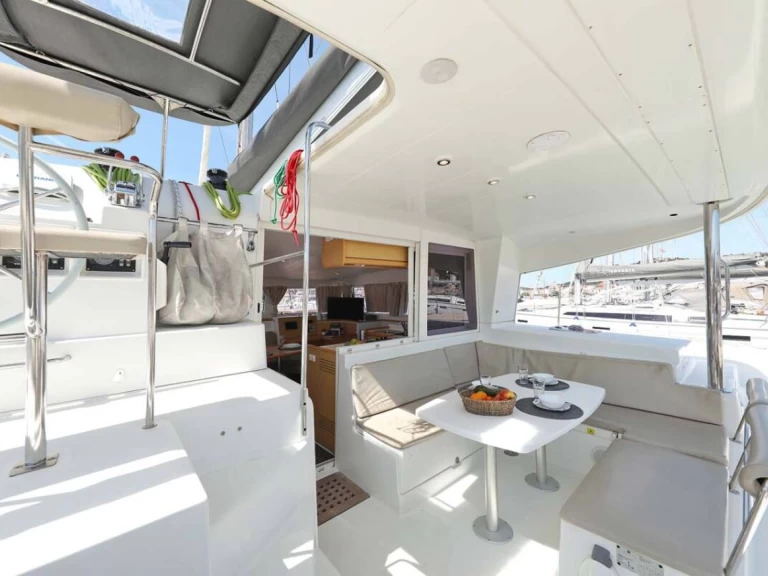 Alquiler Catamarán Lagoon con o sin  título de navegación