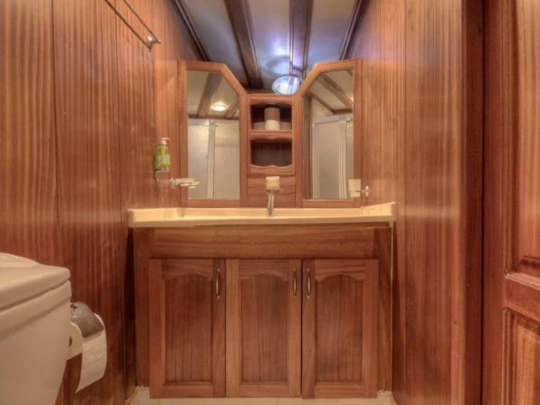 Velero para alquilar Fethiye Harbour al mejor precio