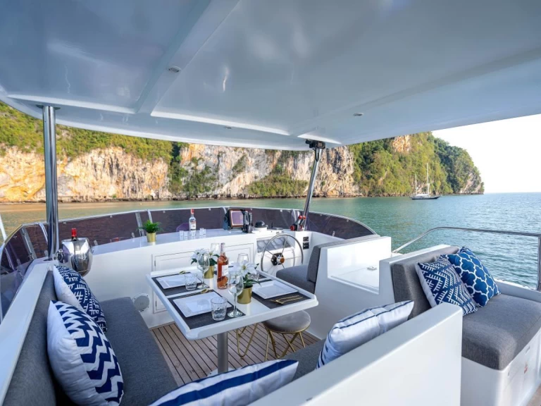 Alquiler Lancha Grand Banks con o sin  título de navegación