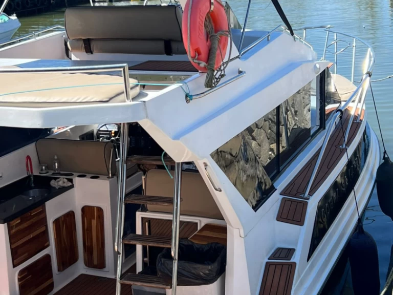 Cacau Cobra Capri 32 Feet de alquiler a Armação dos Búzios