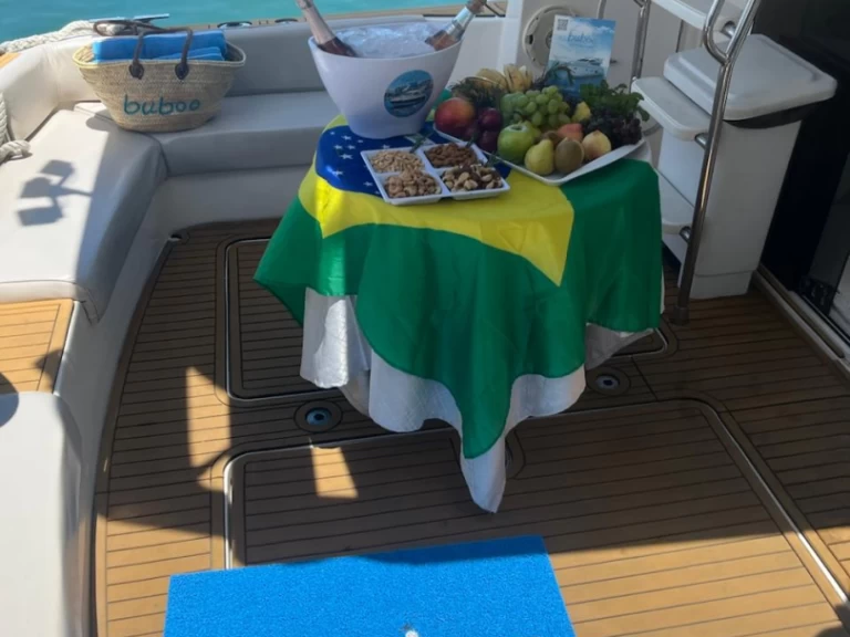 Alquiler Armação dos Búzios - Cacau Cobra Capri 32 Feet en SamBoat