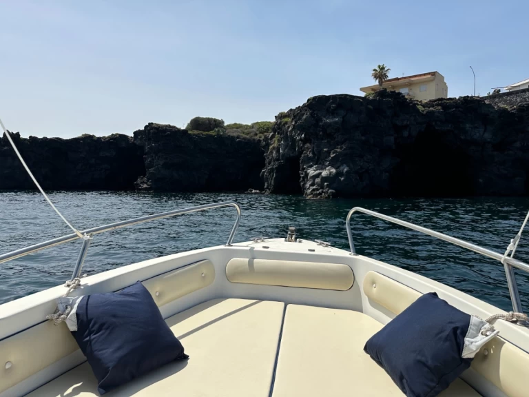 Alquiler de cosiver Charro 555 en Catania