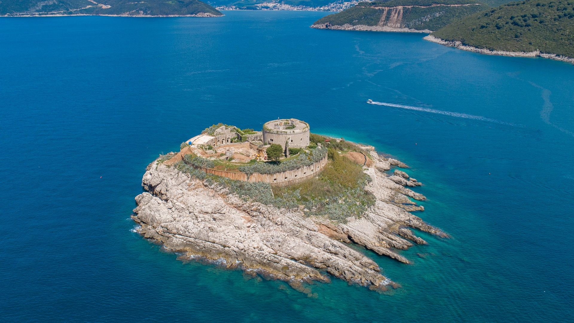 Alquiler de Lancha, con o sin patrón Poseidon Perast