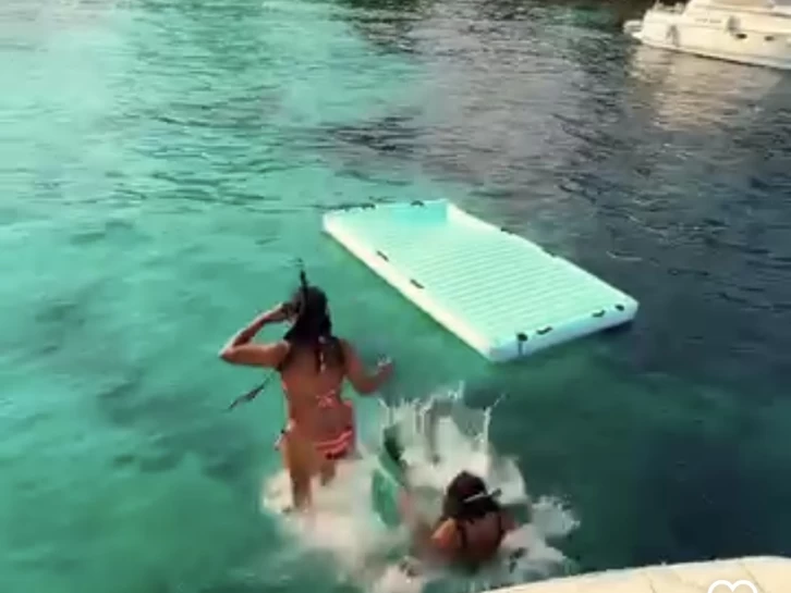 Alquiler de Four Winns Sundowner 285 en Cannes