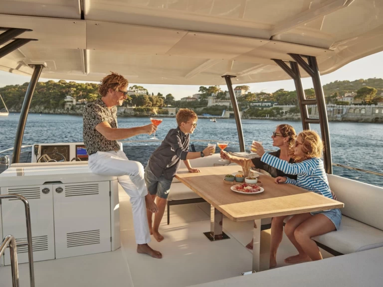 Alquiler de barcos Salerno barato de Prestige M48