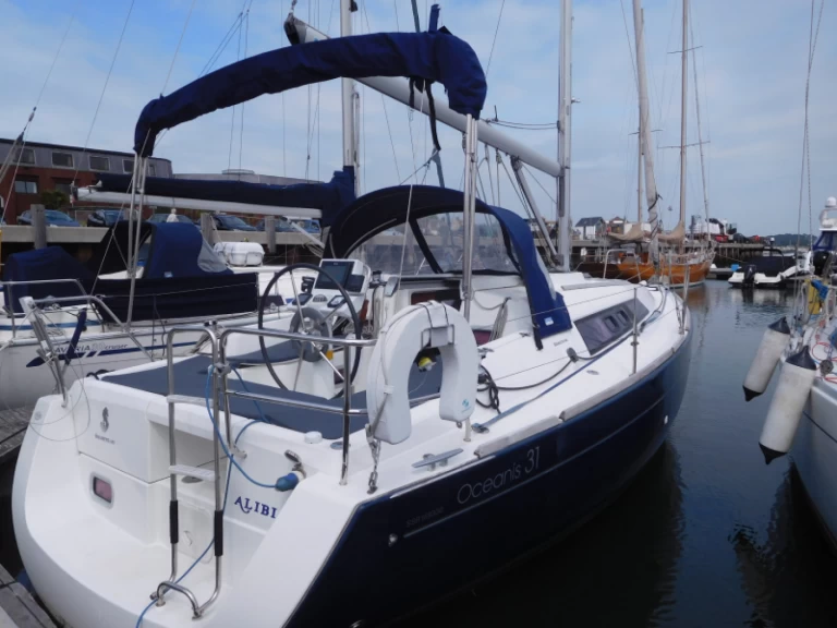 Alquiler de Velero, con o sin patrón Bénéteau Poole