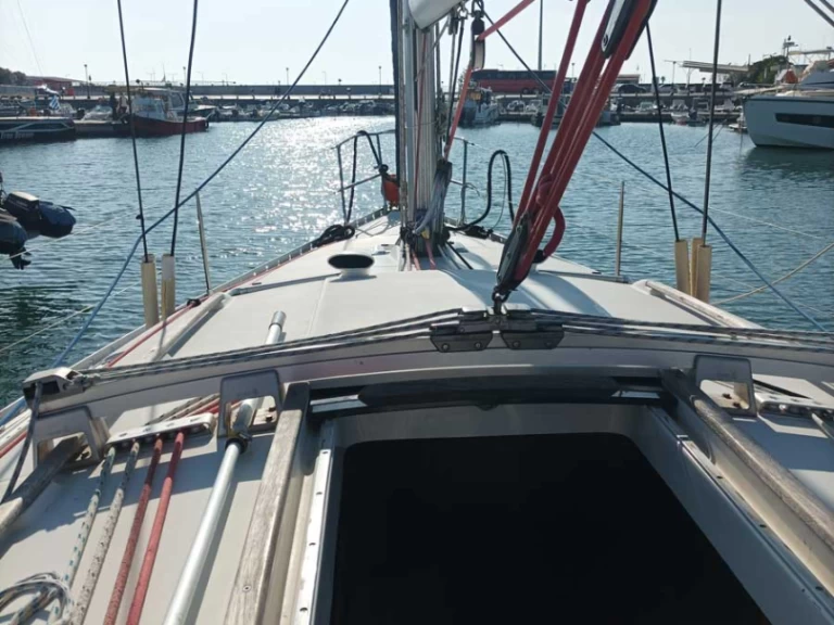 Alquiler de Velero, con o sin patrón Bénéteau Nikiána