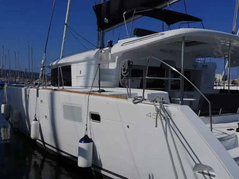 Alquiler de Catamarán, con o sin patrón Lagoon Nikiána
