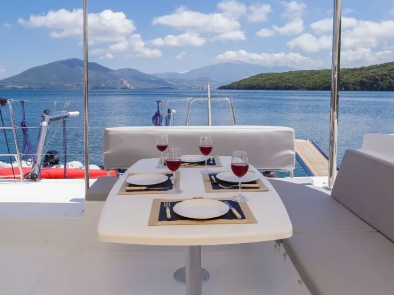 Lagoon Lagoon 450 F de alquiler a Nikiána