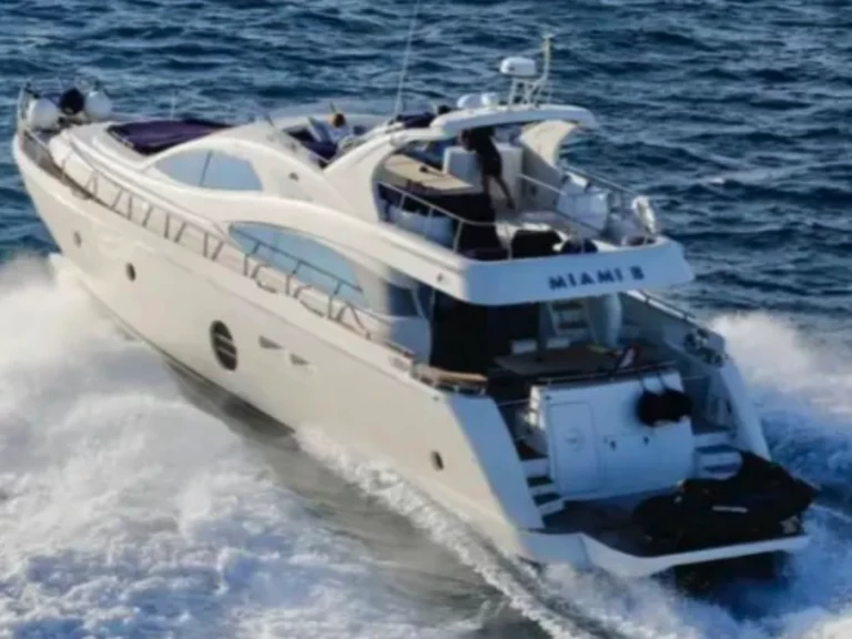 Alquiler de Aicon aicon 64 en Saint-Tropez