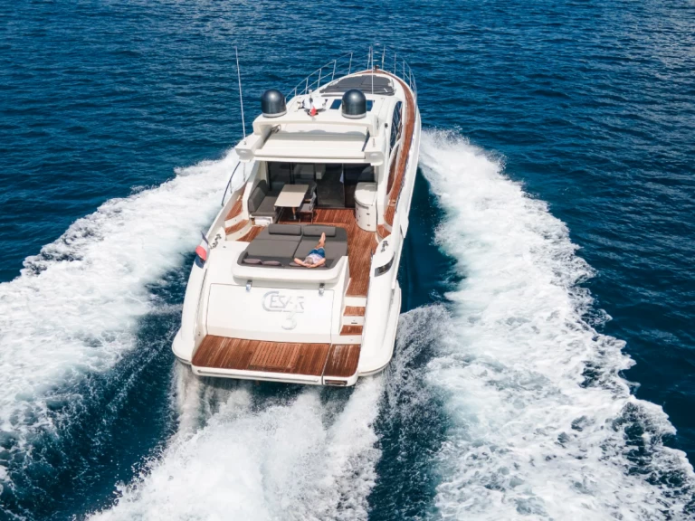 Alquiler de barcos Saint-Tropez barato de Azimut 68 S