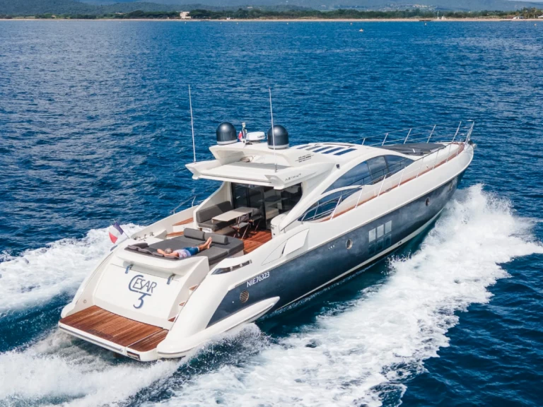 Alquiler de Azimut Azimut 68 S en Saint-Tropez