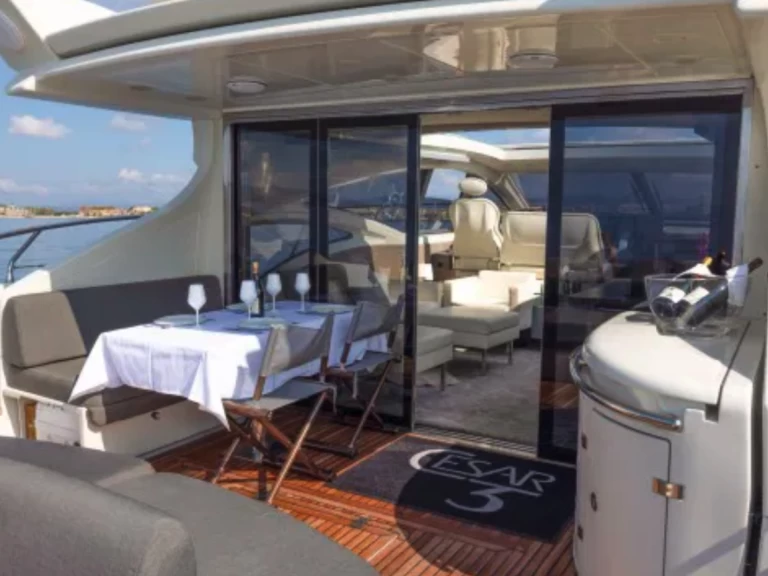Azimut Azimut 68 S de alquiler a Saint-Tropez