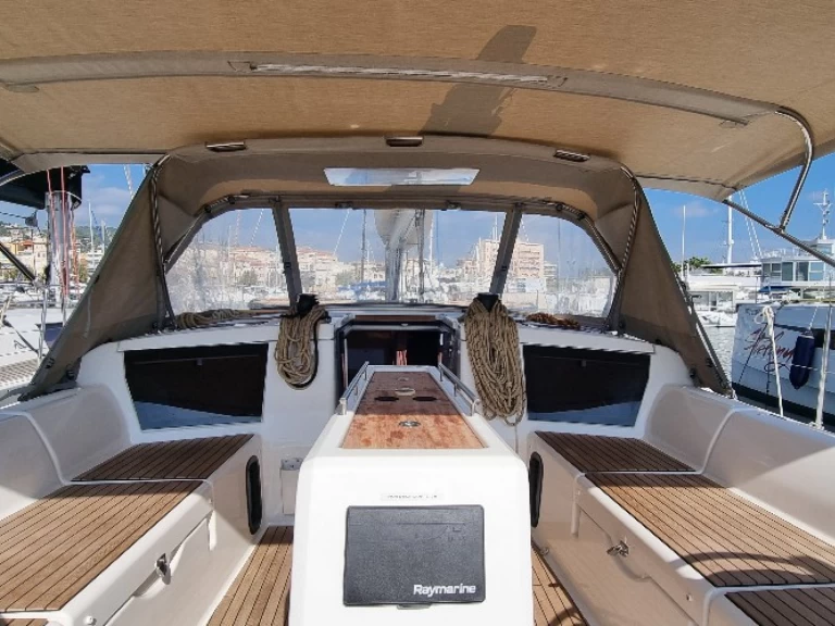 Alquiler de embarcaciones Dufour Dufour 430 enGolfe-Juan en Samboat